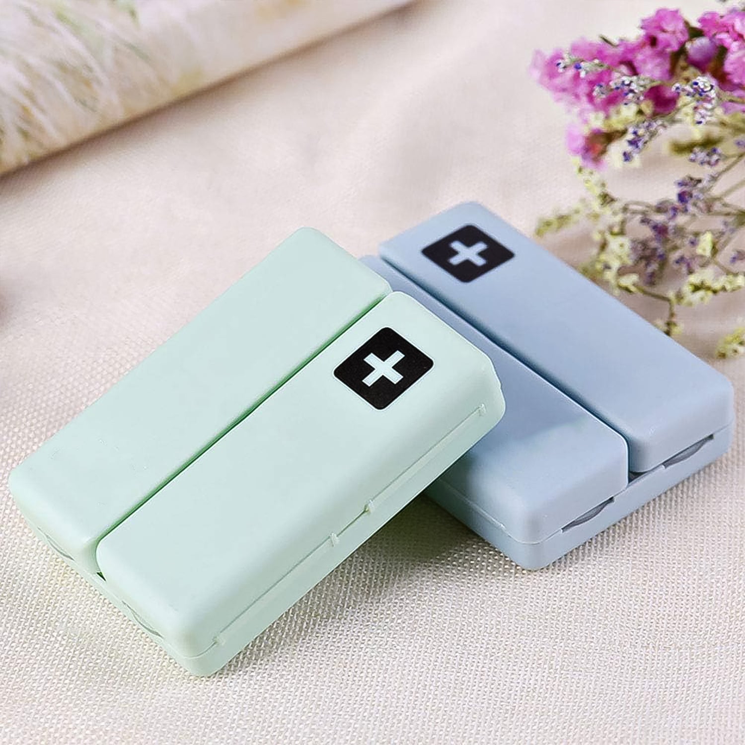 Magnetic Pill Organizer, 7 Compartments Portable Pill Case (1 Pc) Your Brand