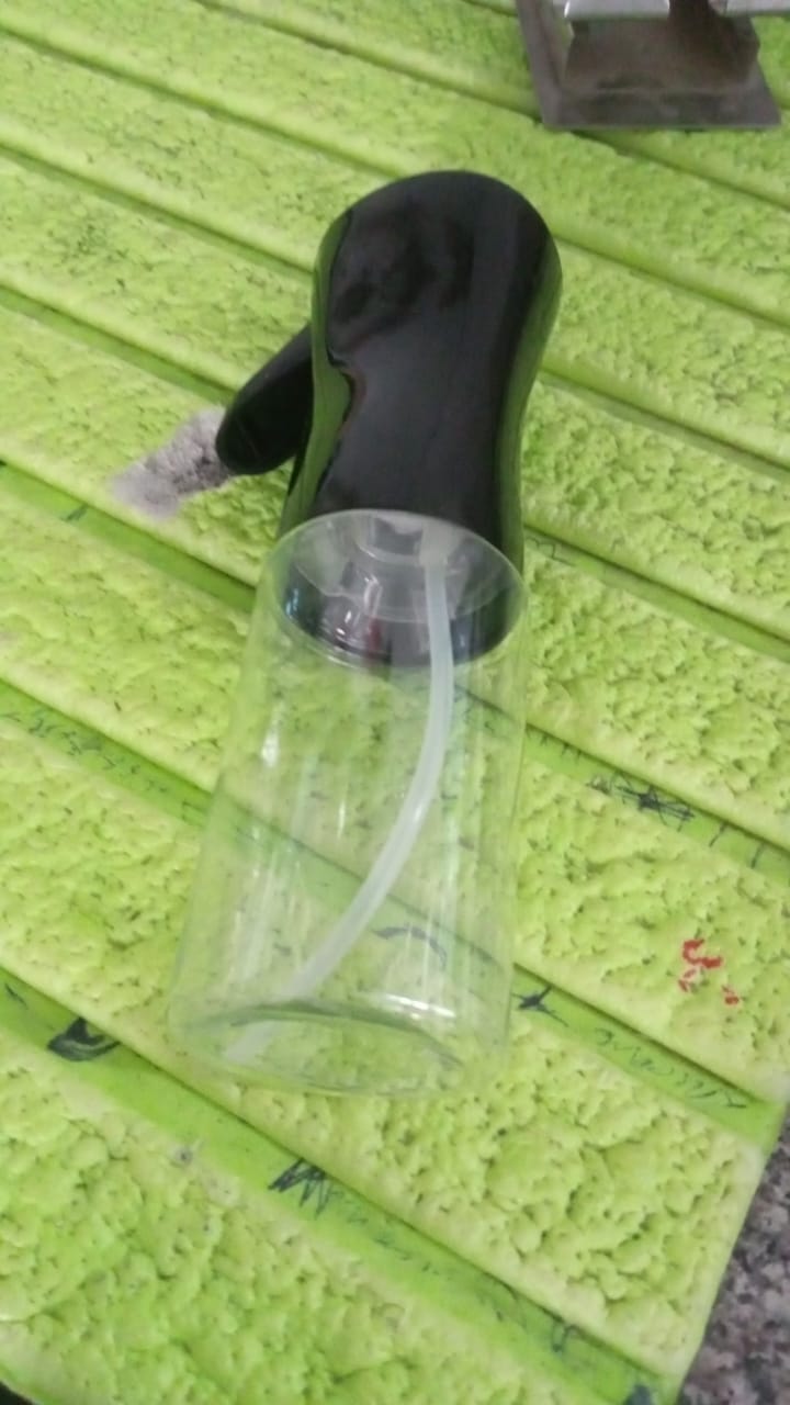 Plastic Oil Spray Bottle - Versatile Kitchen Gadgets (250 ML Approx) Your Brand
