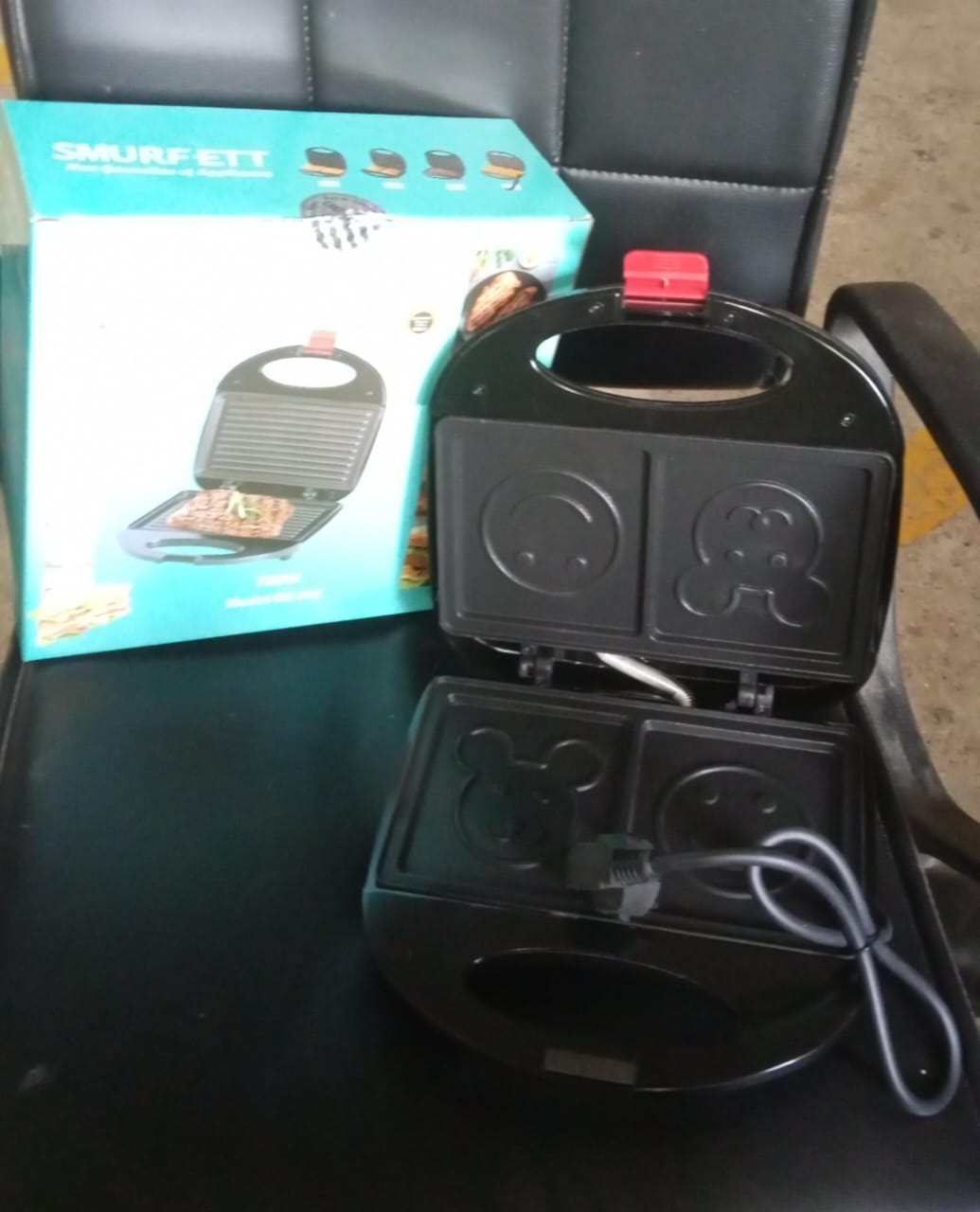 Double Sided Heating 750W Electric Sandwich Maker (1 Pc) Your Brand
