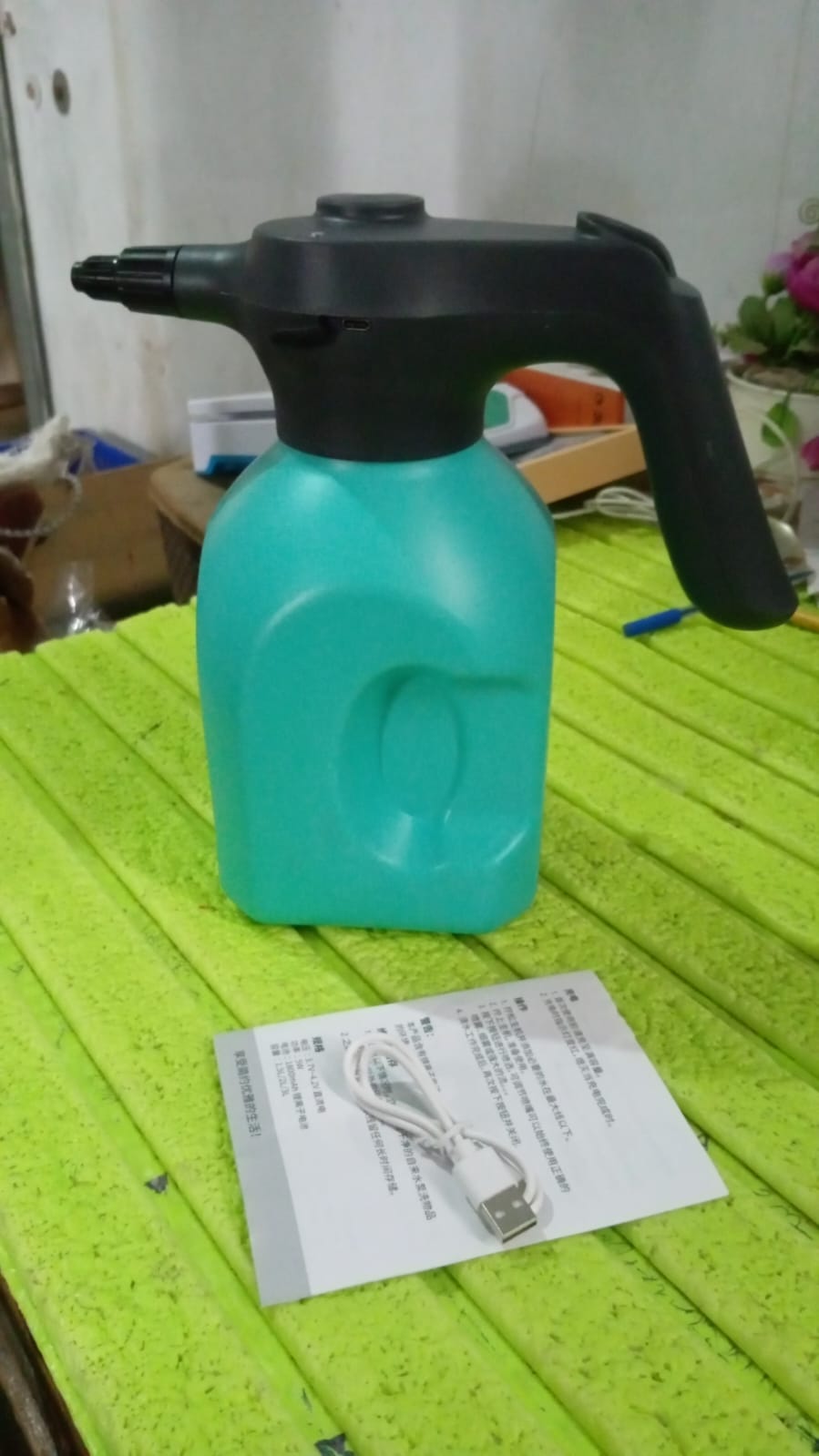 Electric Spray Bottle Garden Sprayer Automatic Watering Can (1Pc / 2Ltr.) Your Brand