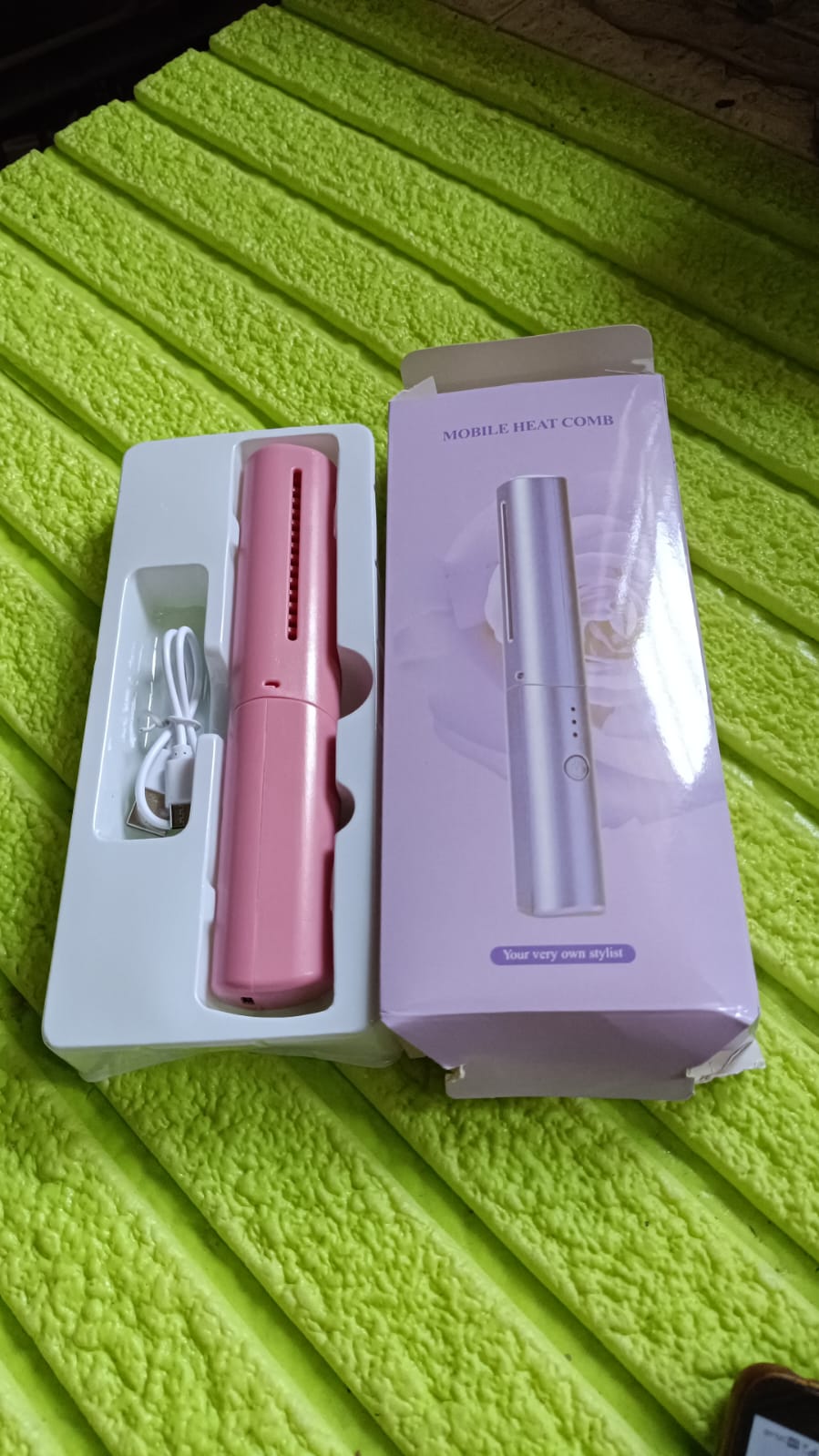 Rechargeable Mini Hair Straightener, Travel Portable USB Charging Cordless Hair Straightener Bursh, Three Temperature Adjustments Flat Iron Comb (1 Pc) Your Brand
