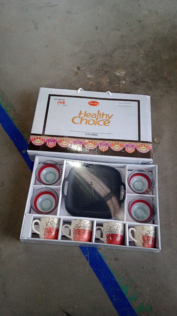 Set Of Ceramic Cup 4pc And Glass Bowl 4pc With Plastic Plate (9 Pcs Set)