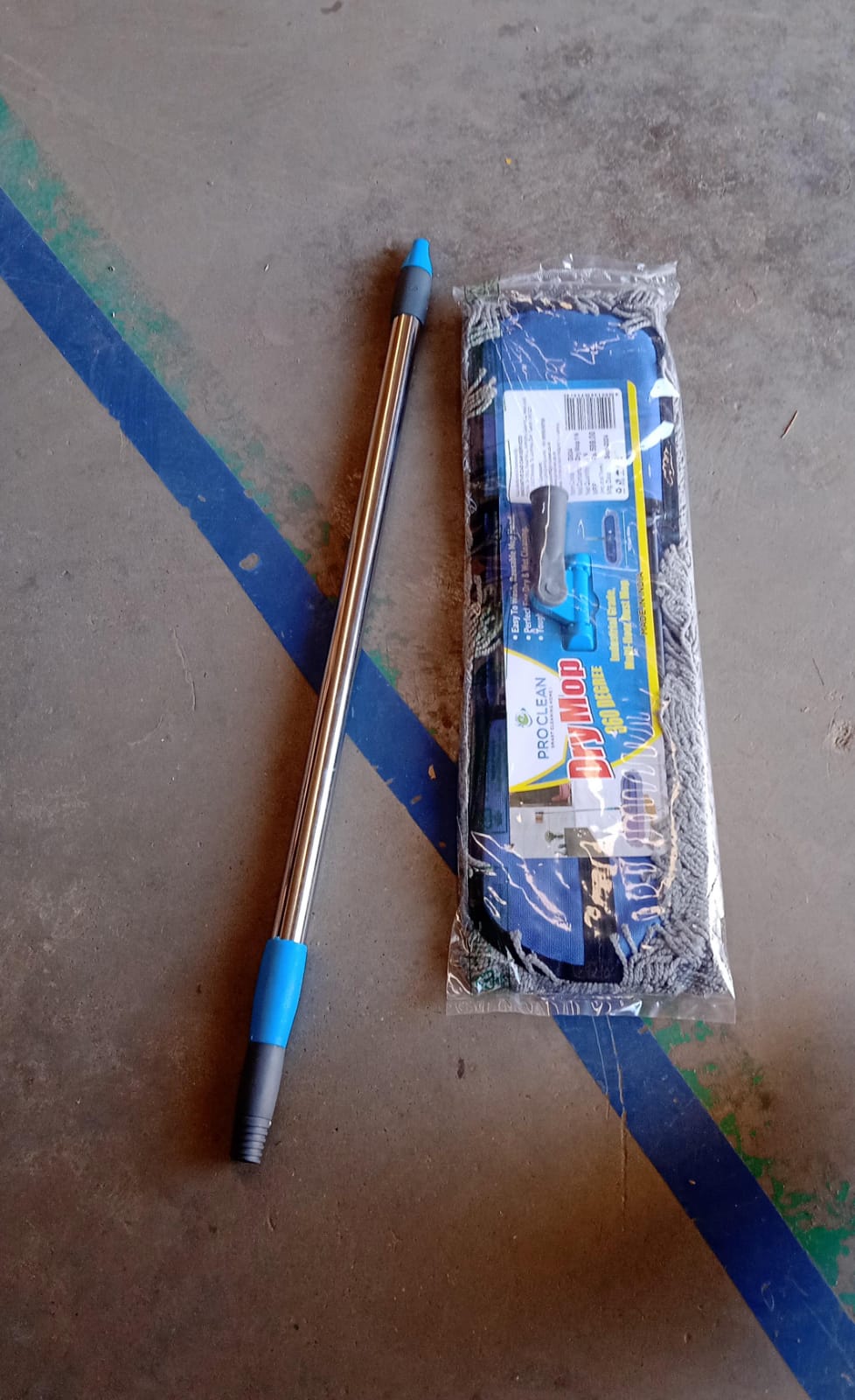 Wet and Dry Cotton Pad Floor Mop with Long Aluminium Handle (1 Pc / Large) Your Brand