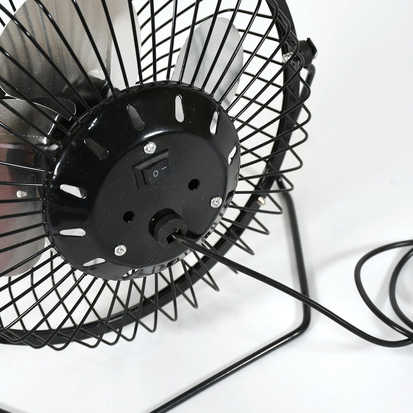 USB Table Desk Personal Metal Electronic Fan, Compatible with Computers, Laptops, Student Dormitory, Suitable For Office, School Use (1 Pc) Your Brand