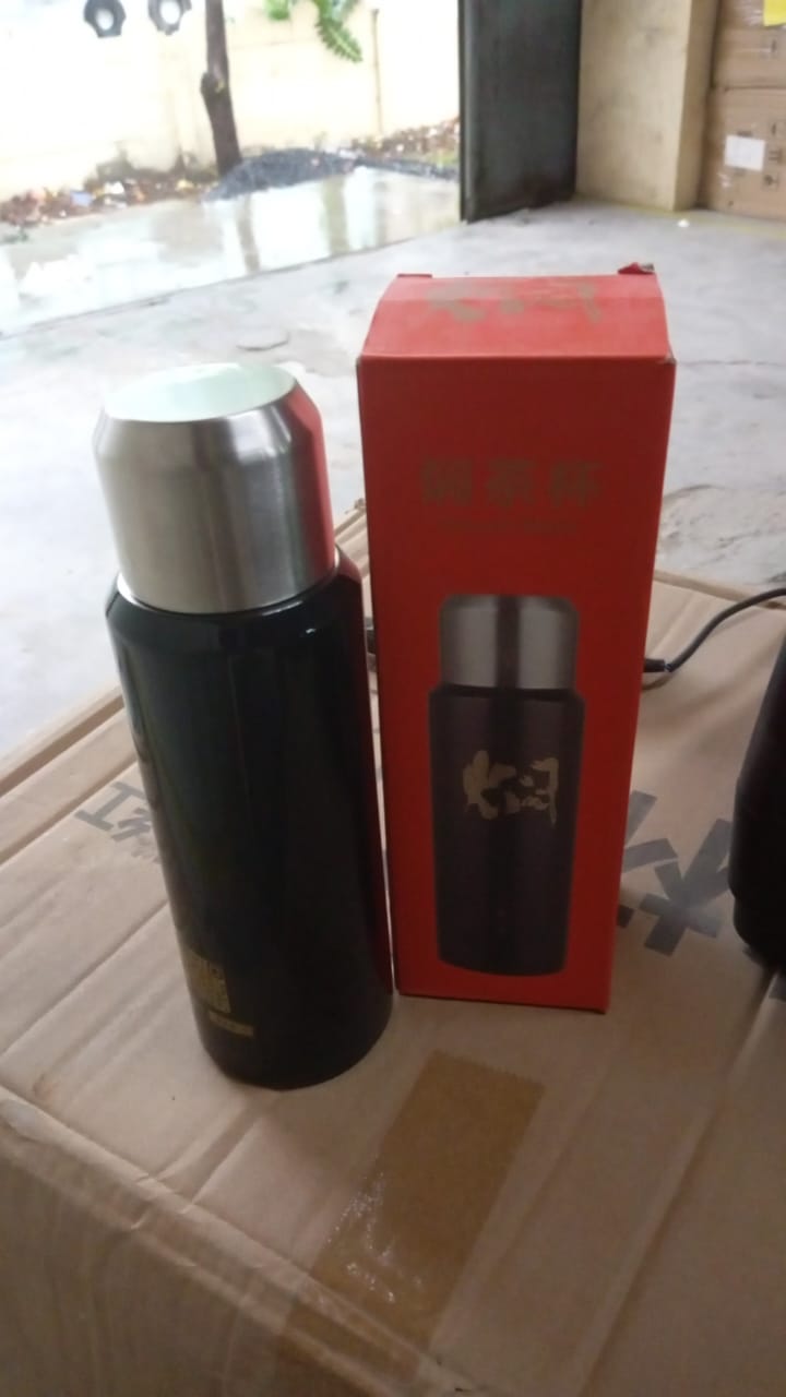 Double Walled Insulated Hot and Cold Water / Tea / Coffee Thermal Bottles (600 ML) Your Brand