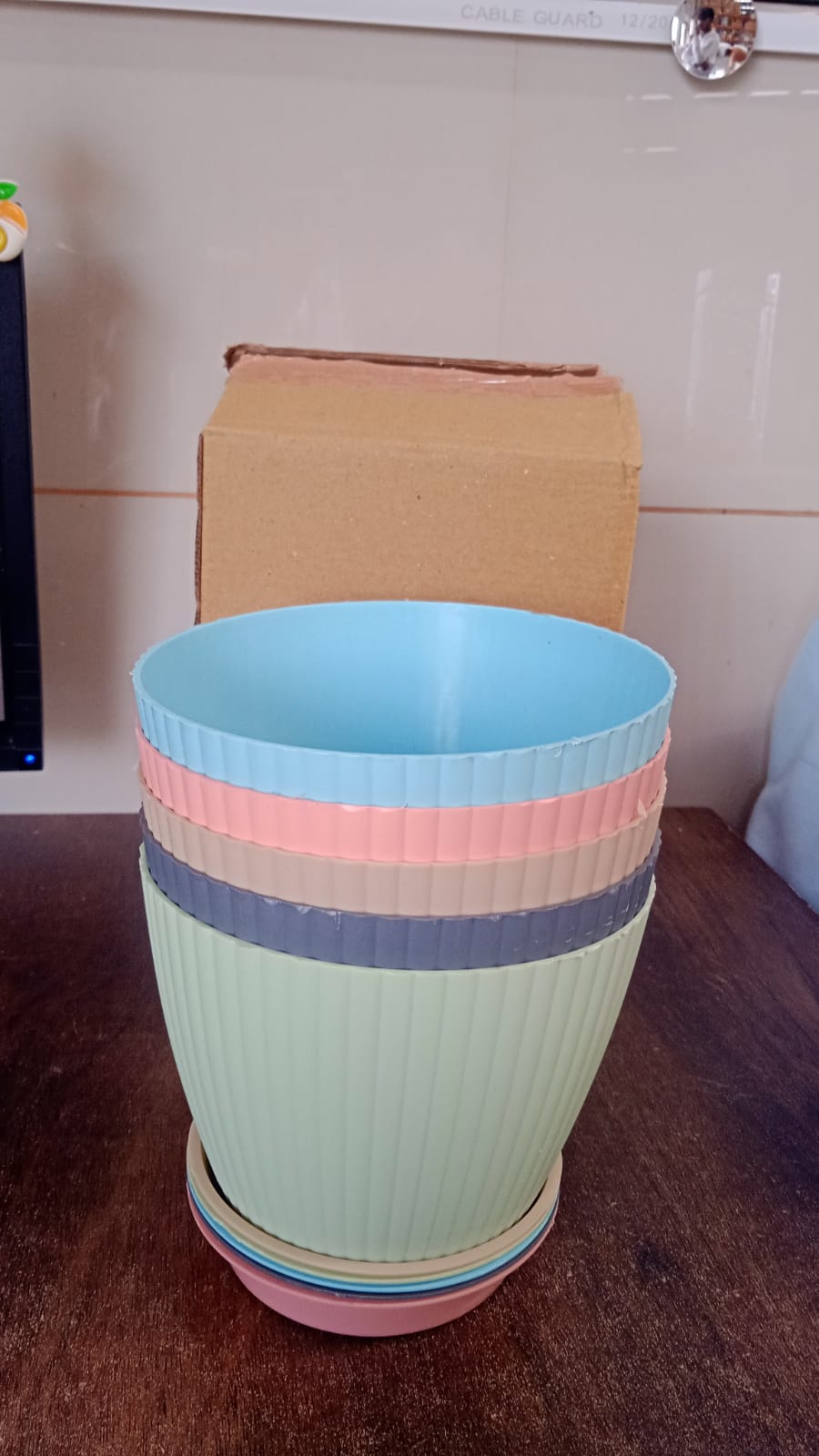 Round Flower Pot with Bottom Tray (5 Pcs Set / Small / 14×16 Cm) Your Brand
