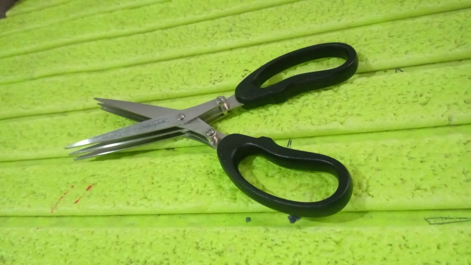 Multifunction Vegetable Stainless Steel Herbs Scissor With 3 Blades (1 Pc) Your Brand
