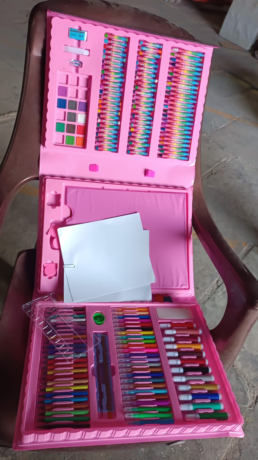 Professional Art Set (Art Set (208 Pcs) Your Brand