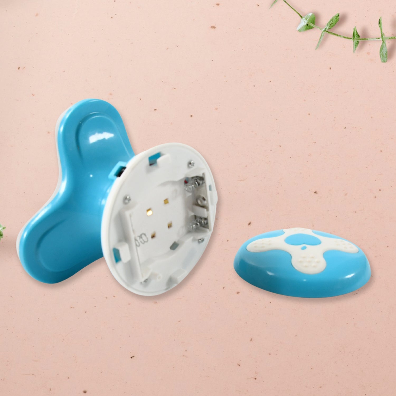 12719 Multifunctional Mini Massager Triangle Electric Usb Massager Automatic Switch Relieve Fatigue As A Gift (1 Pc  Battery Not Included) Wukusy