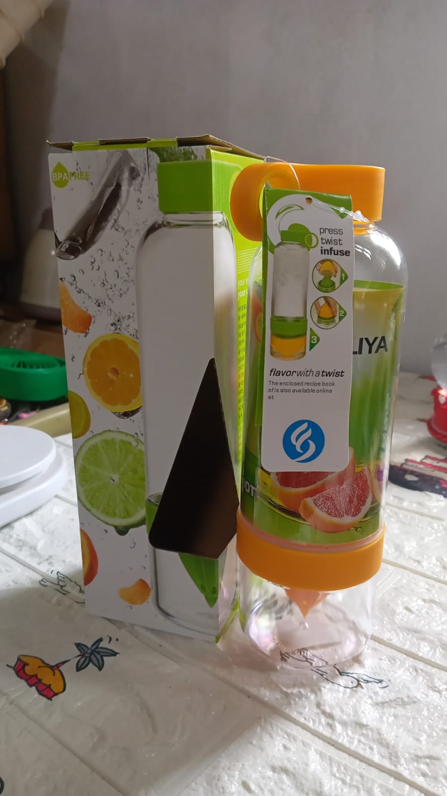 CITRUS JUICER BOTTLE INSTANT JUICE SPORTS BOTTLE  JUICE MAKER INFUSER BOTTLE Your Brand