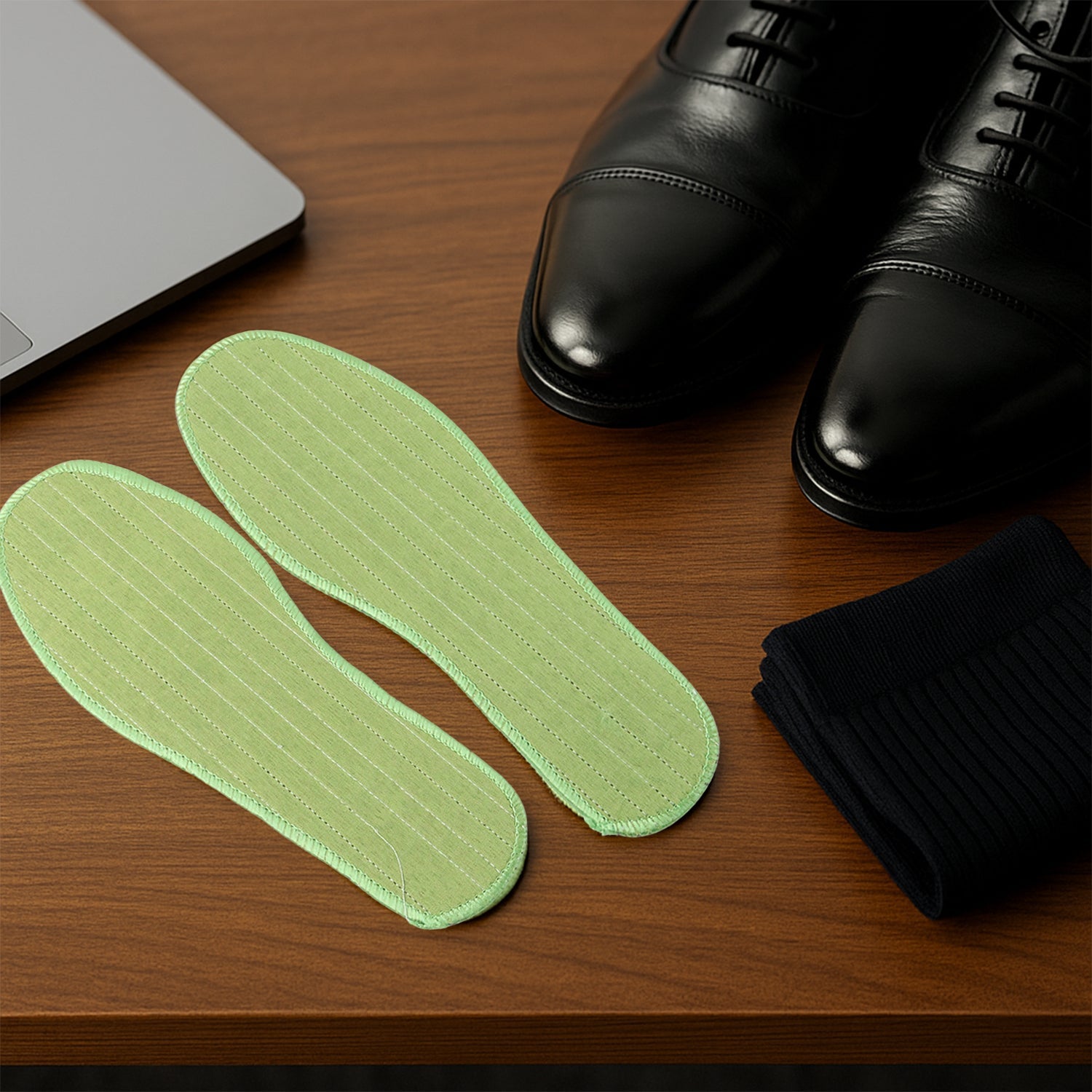 Breathable support shoe insoles