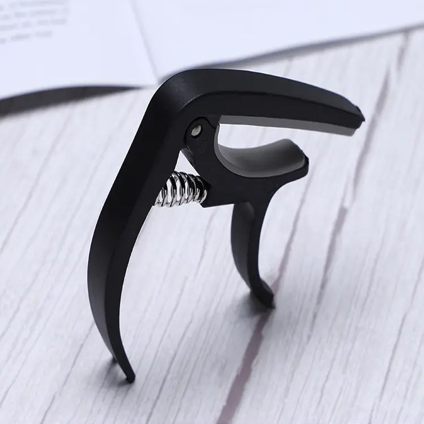 Guitar Capo with Pickup Stand – Soft Capo for Acoustic & Electric Instruments