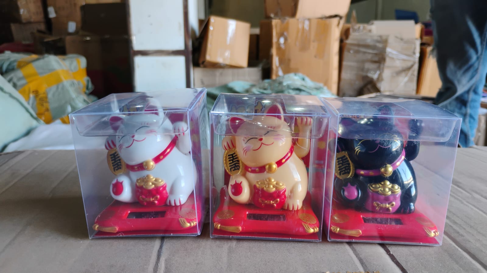 Solar Powered Happy Cat Beautiful With Arm Waves Wealth Cat (1 Pc  Mix Color) Wukusy