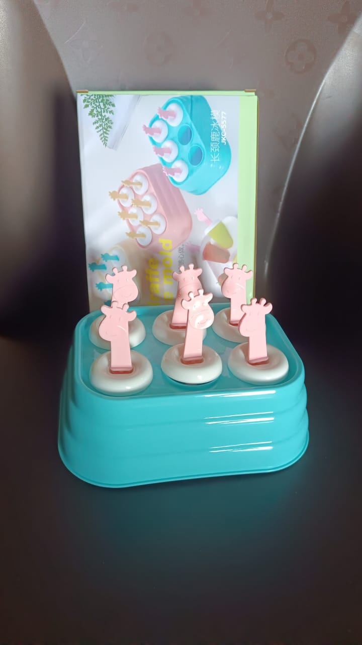 6 Cavity Popsicle Molds Plastic Giraffe Shape Ice Moulds (1 Pc) Wukusy