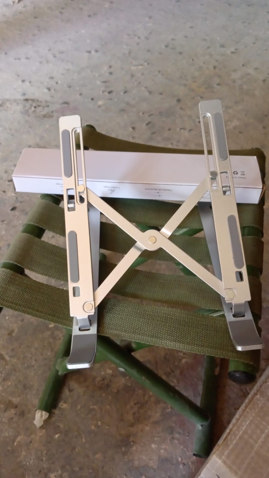 Metal Portable Laptop Stand, with 7 Adjustable Angles (1 Pc) Your Brand