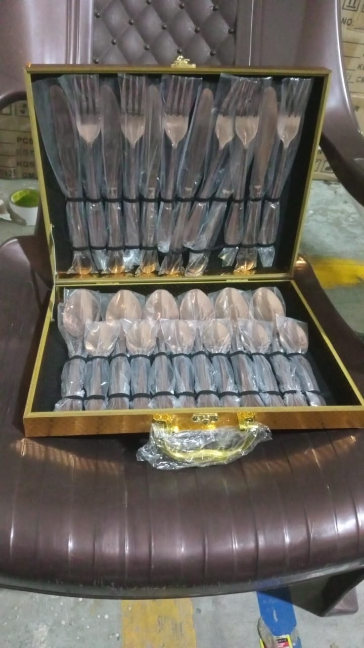Kitchen Tableware / Flatware Sets Kitchen Forks Spoons with Gift Box (24 Pcs Set) Your Brand