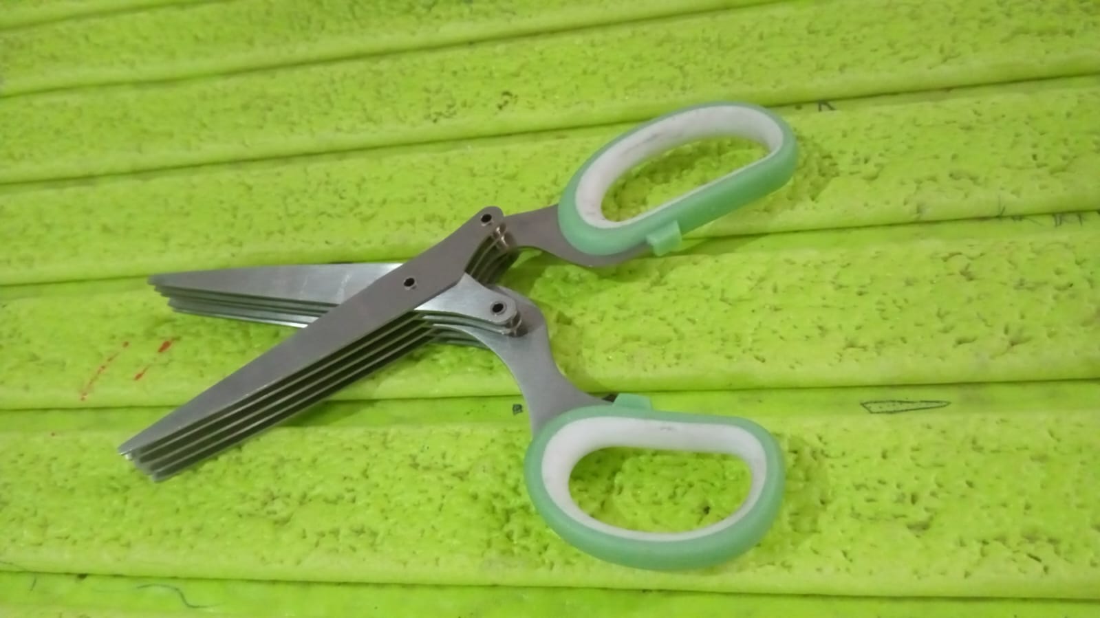 Multifunction Vegetable Stainless Steel Herbs Scissor With 5 Blades (1 Pc) Your Brand