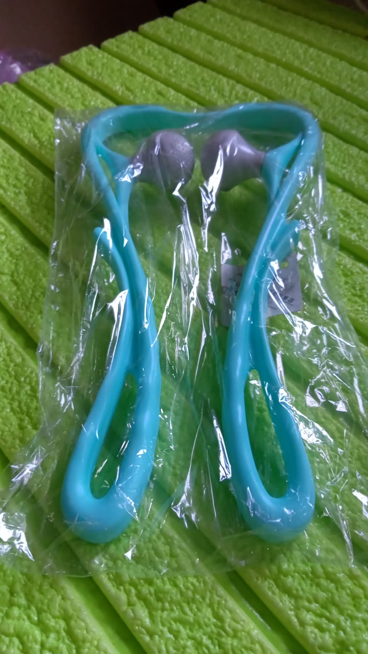 Neck Shoulder Massager, 33×18 cm Portable Relieving the Back for Men Relieving the Waist Women (1 Pc) Your Brand