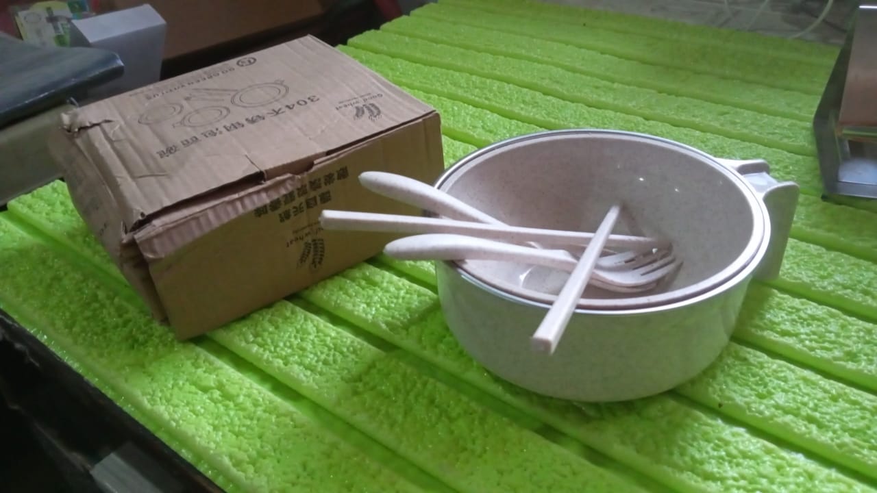 Rice Bowl Noodle 1 Bowl with 1 Lid and Handle Wheat Straw Noodle Bowls with Wheat Straw 1 Fork, 2 Chopsticks, 1 Spoon for Soup Salad Snack Set (6 Pcs Set) Your Brand