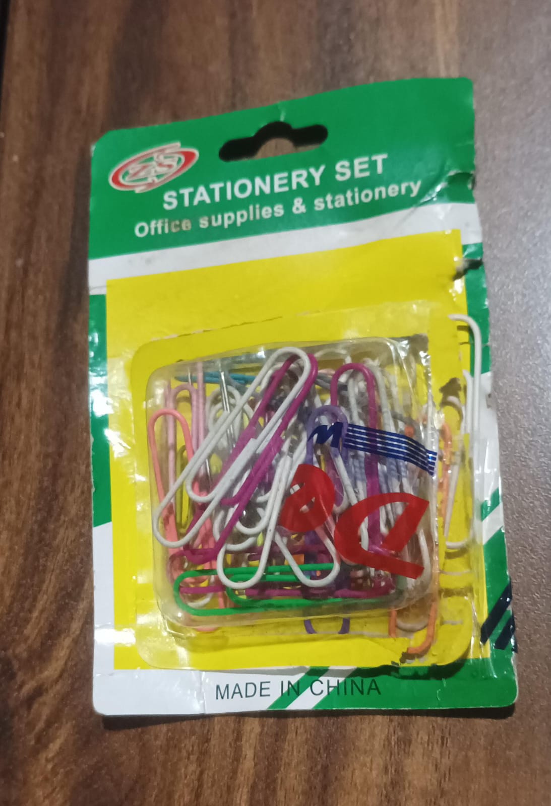 Multipurpose Assorted Color Paper Clips (Approx 30 Pcs / Medium Size) Your Brand