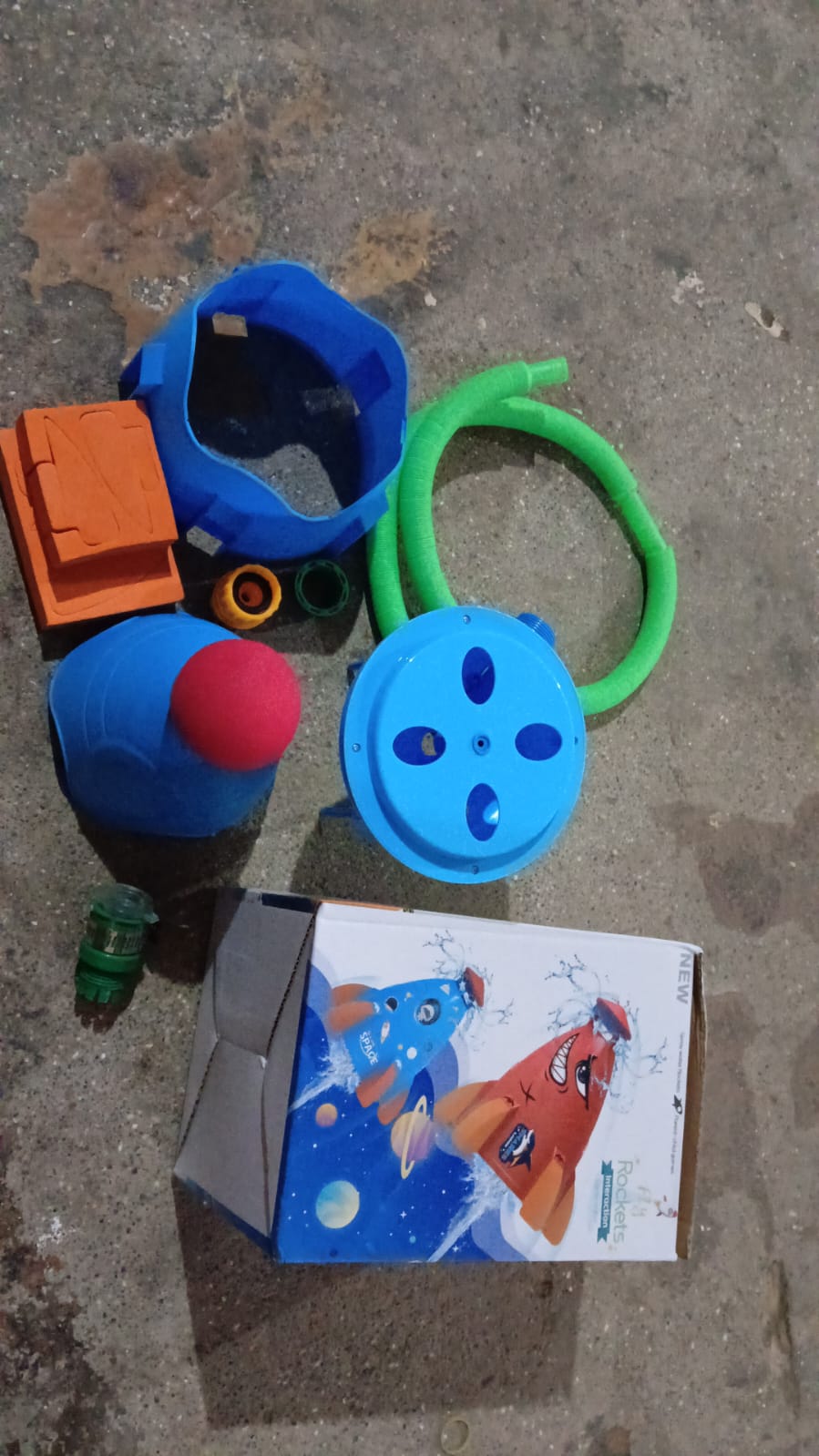 Sprinkler Rocket Launcher Summer Toys for Kids (1 Set) Your Brand