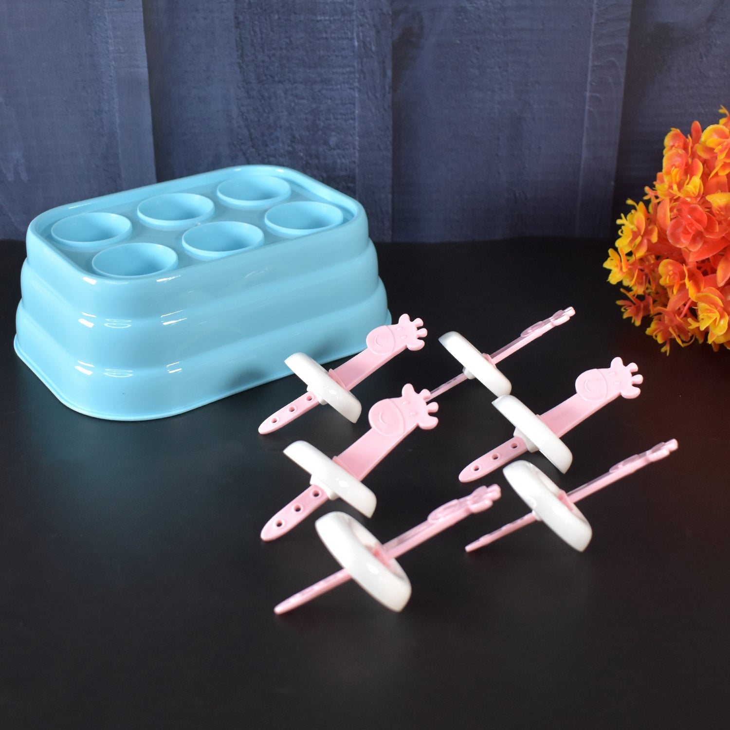 6 Cavity Popsicle Molds Plastic Giraffe Shape Ice Moulds (1 Pc) Wukusy